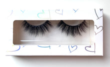 Load image into Gallery viewer, Babe - Magnetic Mink Lashes
