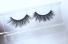 Load image into Gallery viewer, Tease Me - Magnetic Mink Lashes
